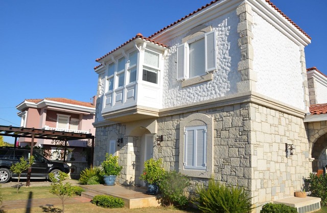 Vacation villa in Cesme, Turkey with private pool and 150 mt to the beach.