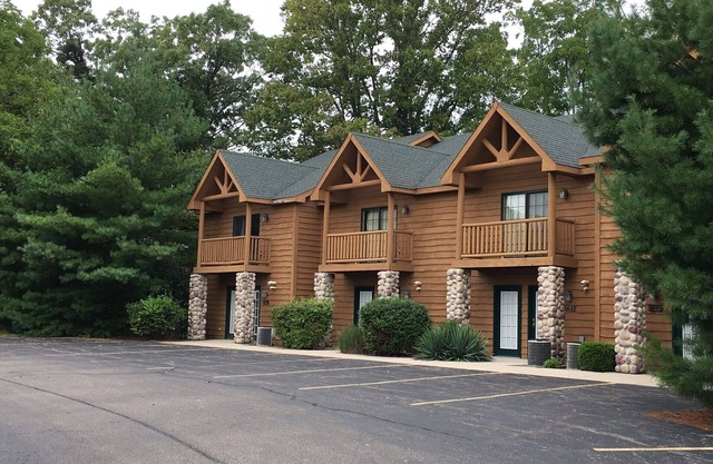Vacation Villa Located Near Starved Rock and Matthiessen State Parks!