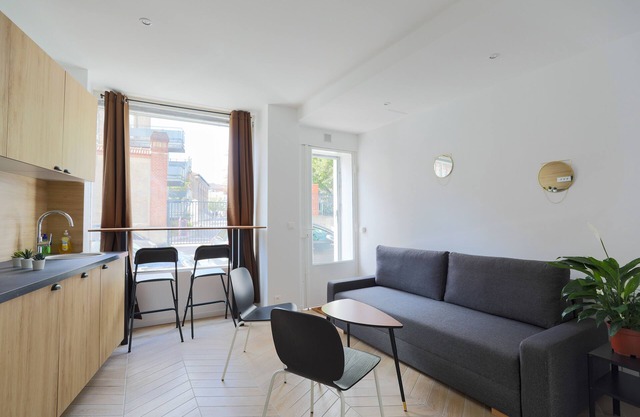 VAL DE GRACE APARTMENT