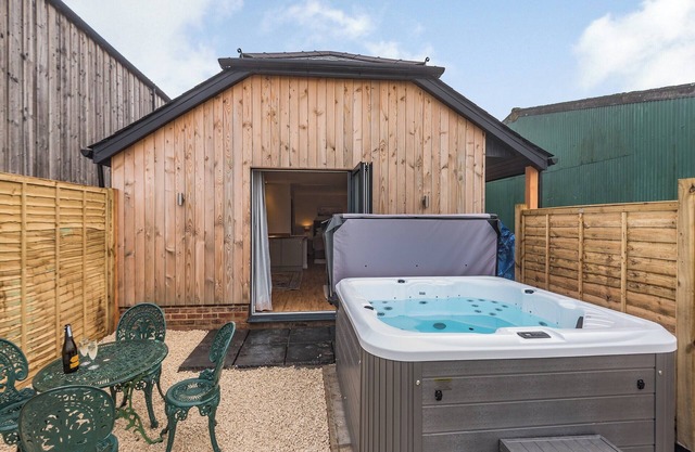 Valley View Cottage-UKC5157