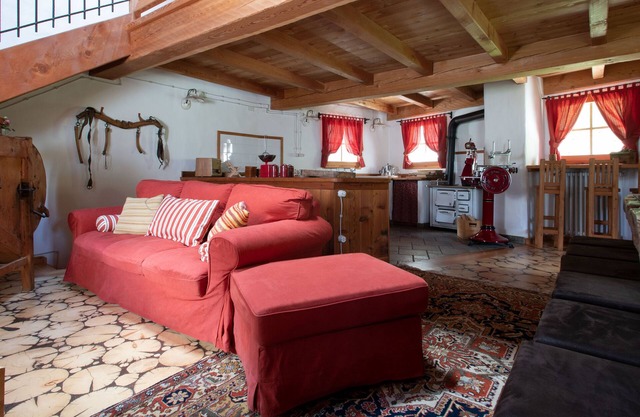 Vendrello - Three Bedroom House, Sleeps 6