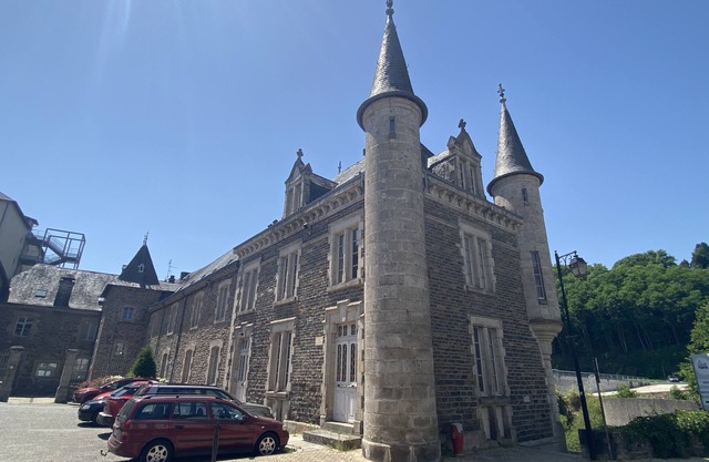 Venez Dormir Dans Lancien Hospice Duzerche