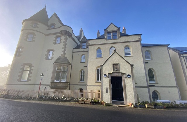 Venlaw Castle, 2 bed apartment, pet friendly