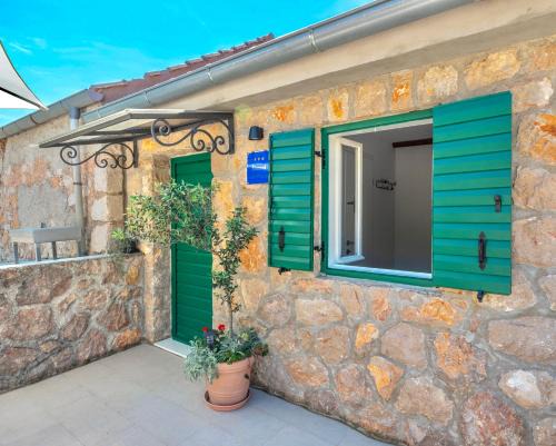 Ventus Green - Stone House near National Park Paklenica and Sea