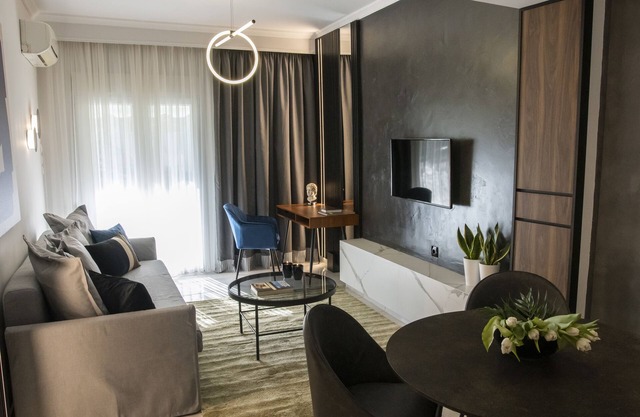 Veria Suite