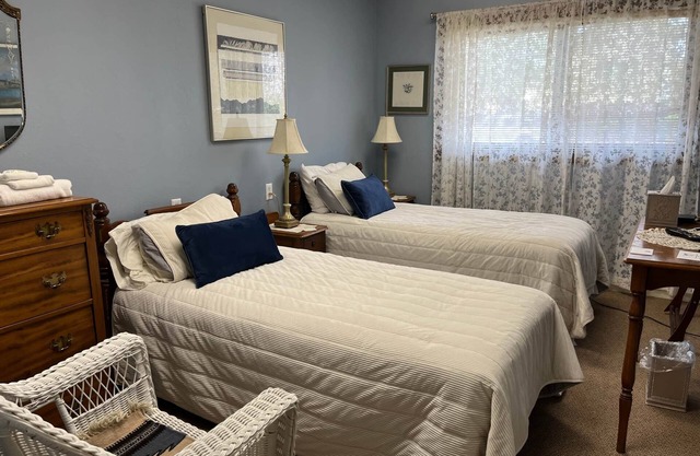 Vermilion Park Inn, #7 Spanish Room