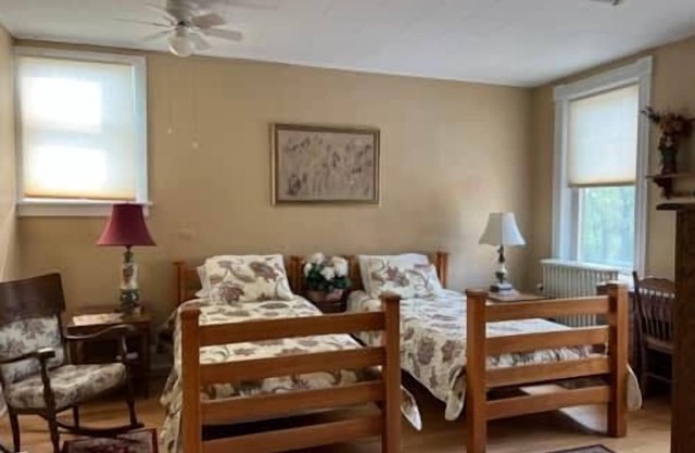 Vermilion Park Inn, #8 Italian Room (2nd floor)