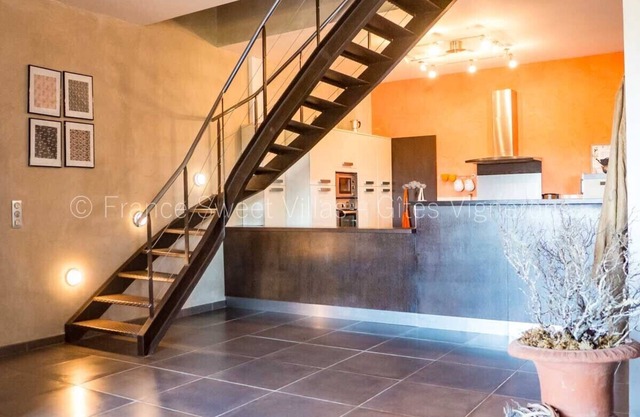 Very beautiful house upto 8 people with large pool and views