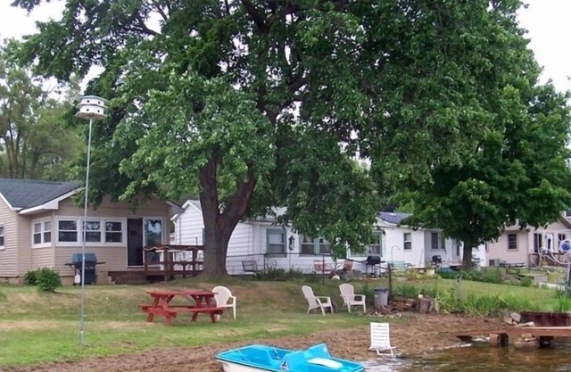Very Clean Lakefront Home with Sandy Beach and Clear water.