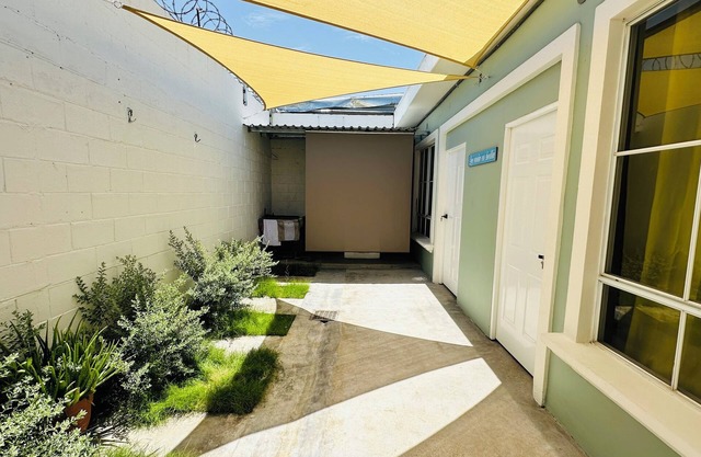 Very close to beaches and viewpoints, Accessible to the city and stores.