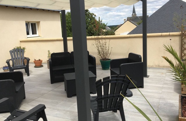 Very comfortable comfortable cottage in the heart of a village near Mayenne.