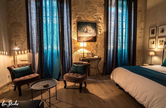 Very comfortable independent studio of 30 m2, in a 19th century presbytery.