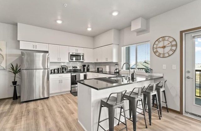 Very New 2 Bed 2 Bath Near DT and Perry District