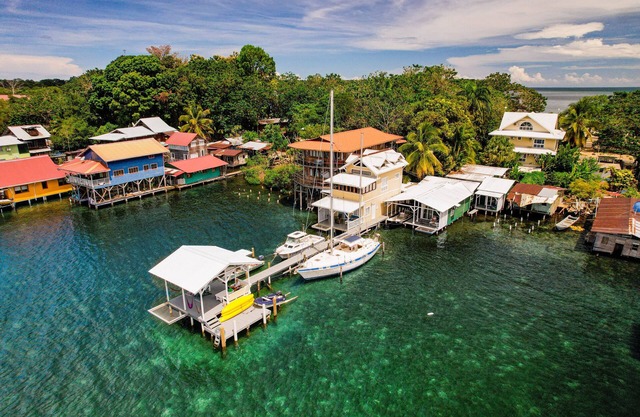 Very Nice Studio Apartment fully equipped over the water with beautifull view !