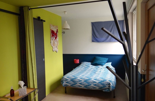 Very quiet 3* gîte on the Sentier linking Salins-les-Bains and Arc-et-Senans