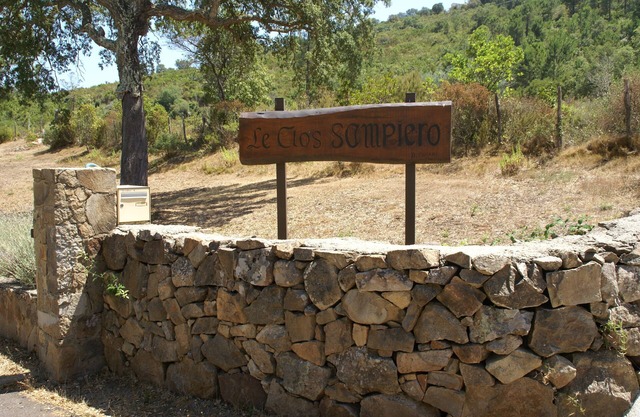 Very quiet mini villas in the hills above Solenzara