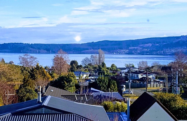 Very spacious bach style, 6 bedrooms, 4 bathrooms, with fabulous views of lake