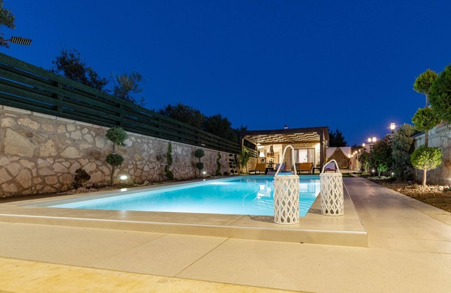 Vesta Villa - Two-Bedroom Villa with Private Pool