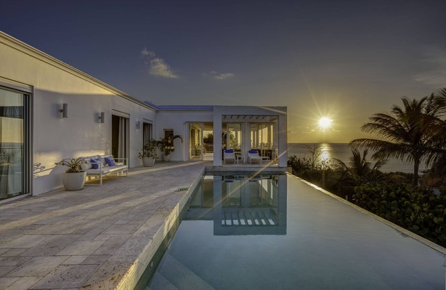 VILLA BISOUS CARIBBEAN KISSES GRAND OCEAN VIEWS