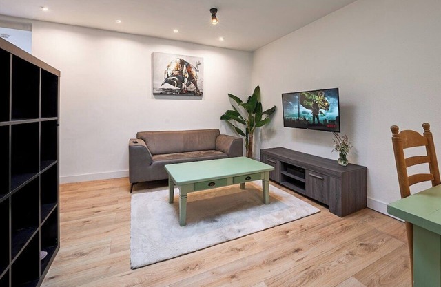 Vibrant Eindhoven Retreat in Stratum