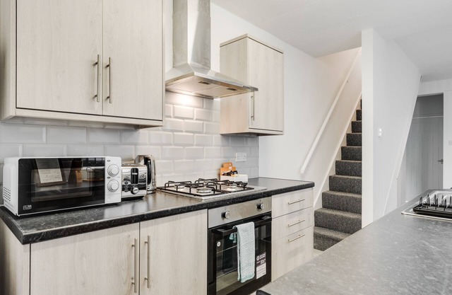 Vichy - Strathcona Suites, 3 Beds Houses in Wavertree