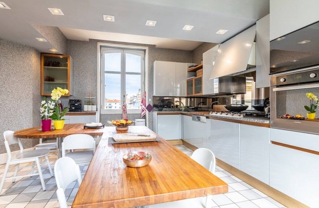 Victor · Grand et lumineux appartement en duplex