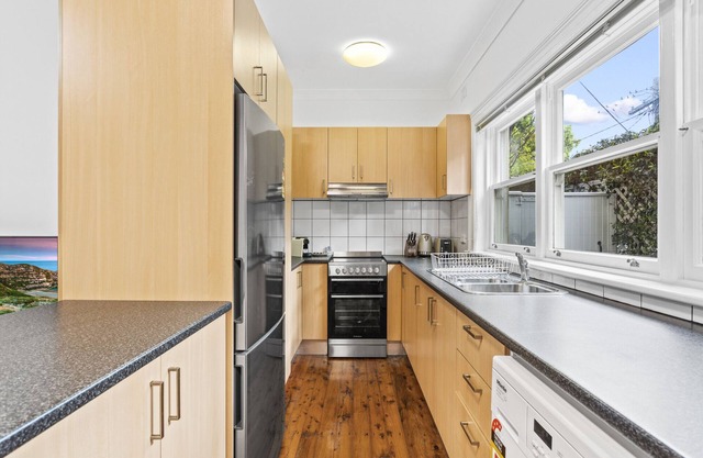 Victorian Apartment in Lifestyle Hotspot