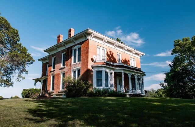 Victorian Country Home on the edge of town. Event venue, weekend home.