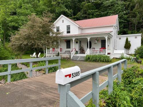 Victorian Farmhouse in The Catskills