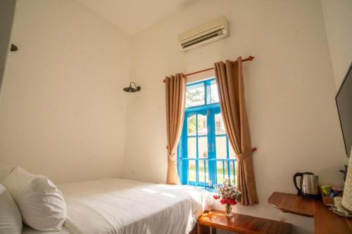 Vida Loca Sunset Beach Resort