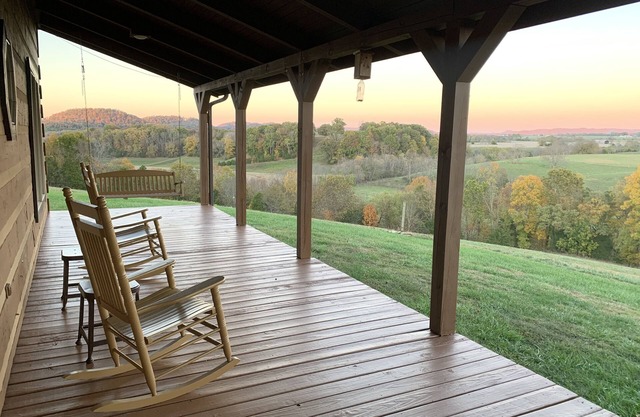 Views! Views! Views! Arbuckle Creek Retreat