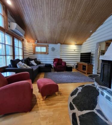 Viihtyisä ja tilava mökki, Pytkykaksonen B