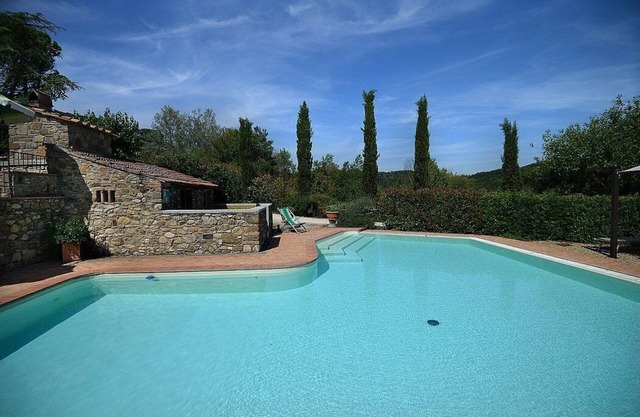 Villa Lacustre: A characteristic and welcoming two-story villa in the characteristic style of the Tuscan countryside, with Free WI-FI.