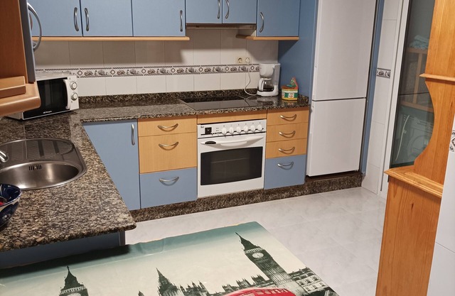 Vilagarcia De Arousa: Apartment near beach, family friendly seaside and well connected to Santiago de Compostela