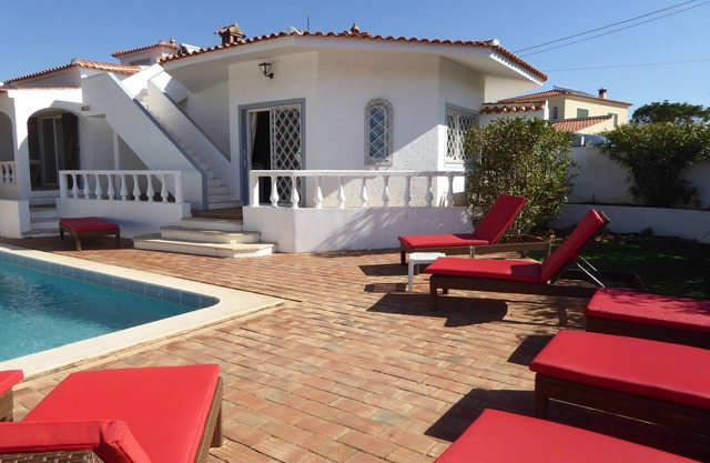 VILAMOURA VILLA 4 BEDROOMS, 4 BATHROOMS, PRIVATE POOL, 3 KM FROM THE SEA, 1KM FROM THE GOLFS