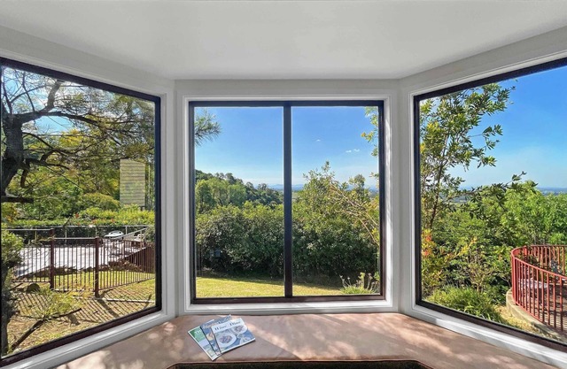 Villa 2 @ Bimbadeen Estate - Split level villa for 2 with the best views in the valley