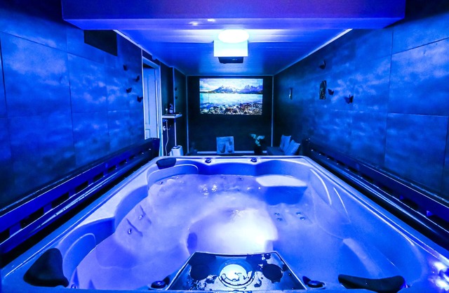 Villa 250m² with private spa, barbecue, table football