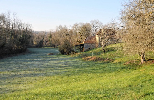 Villa, 3 bedrooms, 2 bathrooms, garden + pool on 10 hectares of nature