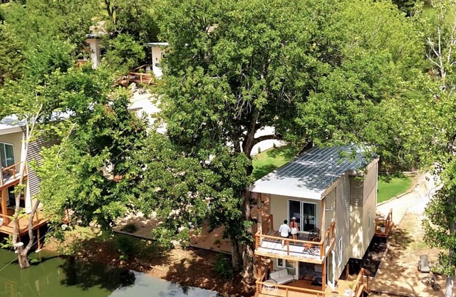 Villa 3 · Restful Waterfront 2br/2ba Villa w amazing view V3