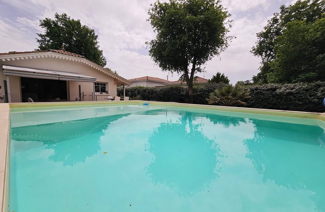 villa 6 people with pool garden tt comfort 4ch, 2 bathrooms 800m basin and Trade