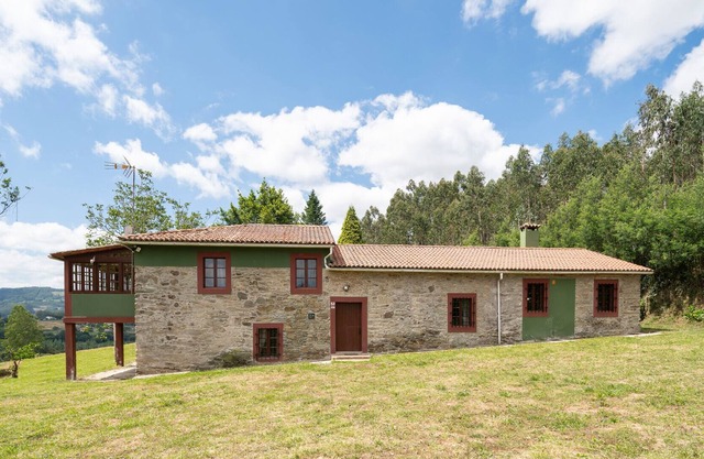 Villa A Ribeira (284), riverside near the coast