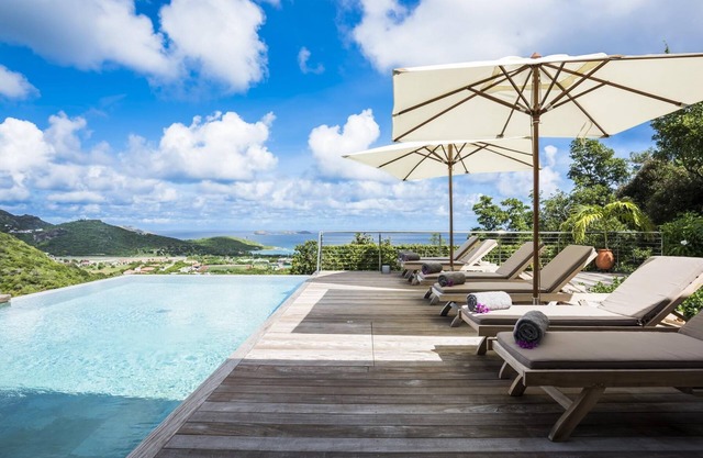 Villa Alhéna in Lurin by Personal Villas - Stunning Views of Saint Jean Bay