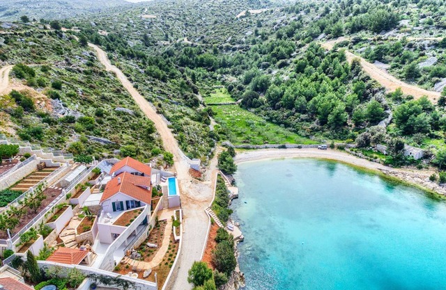 Villa Allure - luxury beachfront villa with 5 bedrooms and a private pool