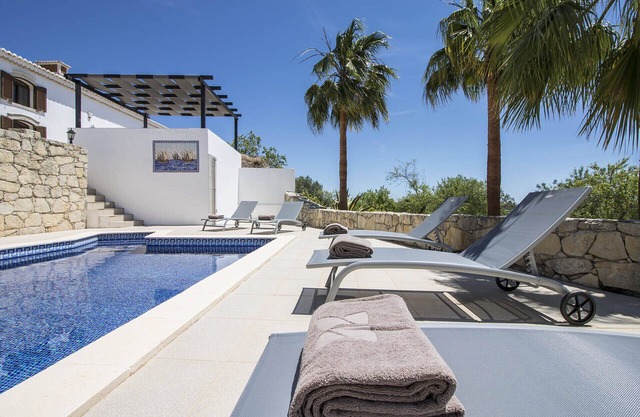 Villa Angel | 2 Bedrooms | Panoramic Views | Parragil