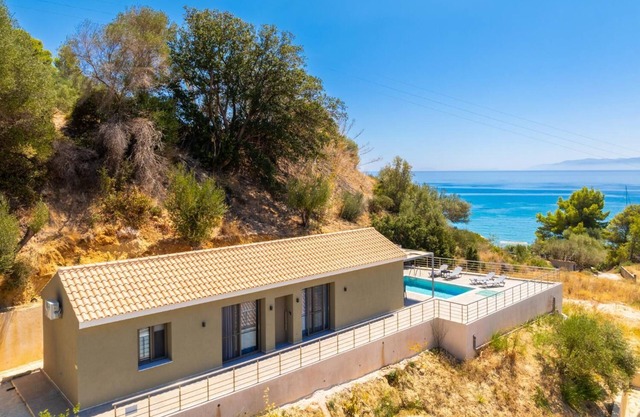 Villa Angela - Two Bedroom Villa, Sleeps 4