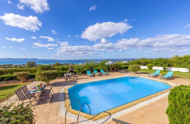 Villa Argaka Vista - Three Bedroom Villa, Sleeps 6