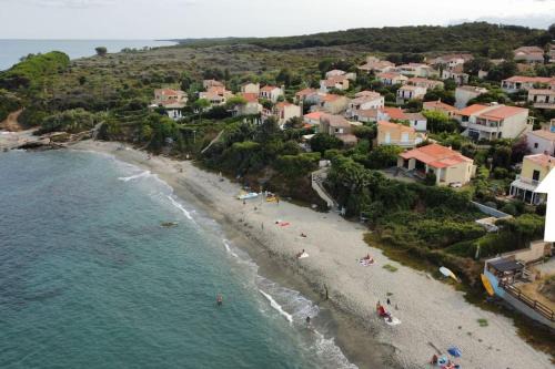Villa au bord de la mer accès direct à la plage