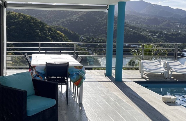 Villa Bacaly, vue mer, plage à 10 min à pieds