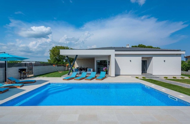 Villa Bambina with Heated Pool