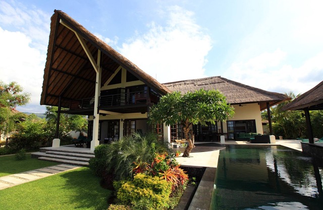 Villa Baruna - Bali Beach Villa with sea view and free WIFI